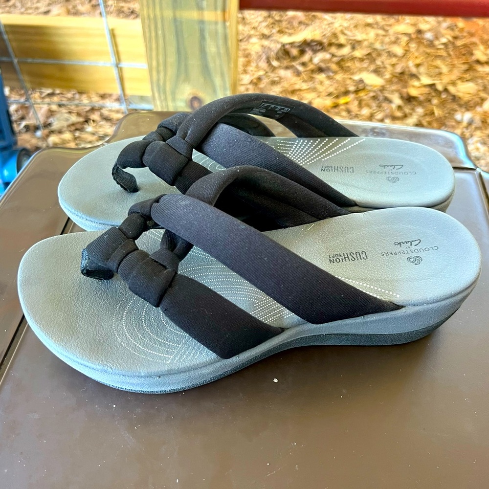 Cloudsteppers by Clarks Black and Gray Women's Sandals